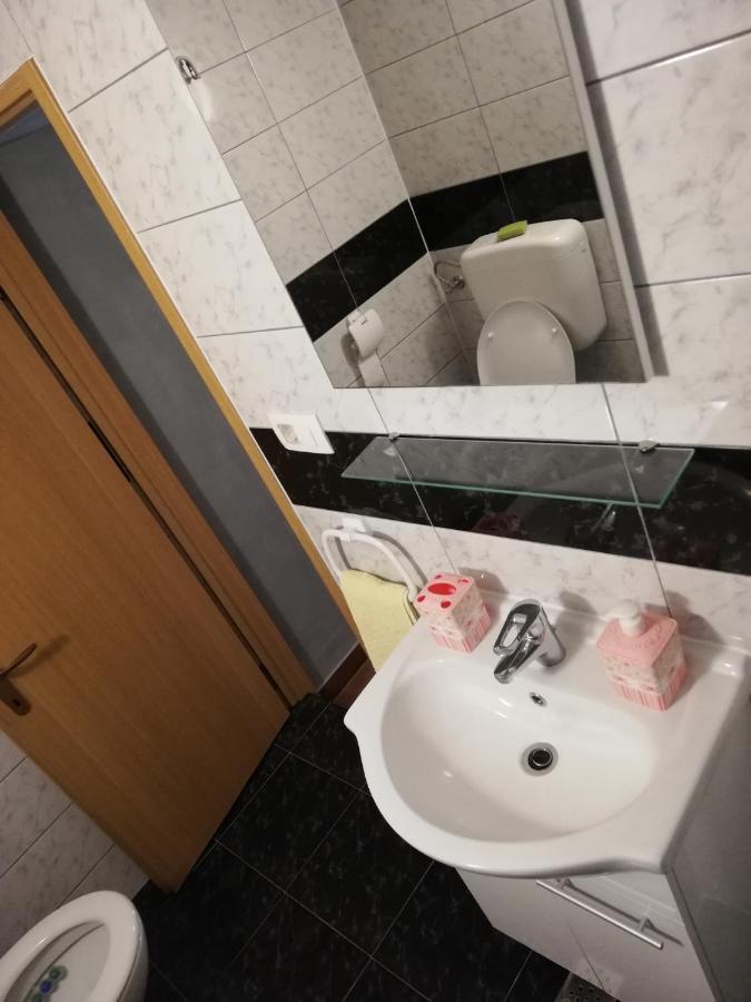 Apartman Cvita 트콘 외부 사진