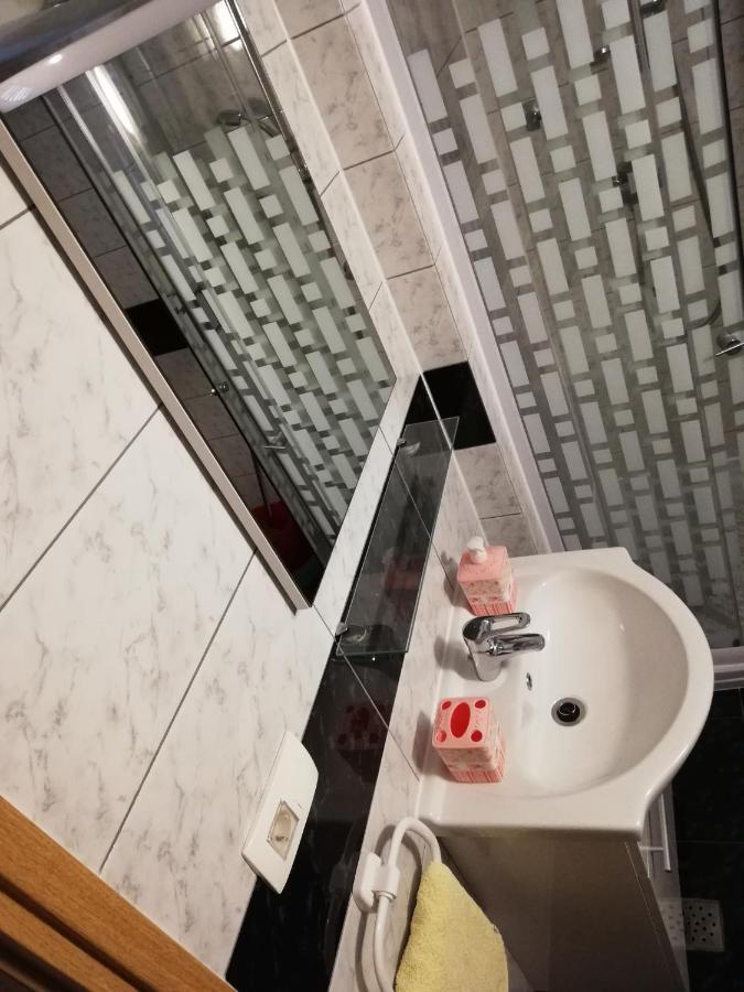 Apartman Cvita 트콘 외부 사진