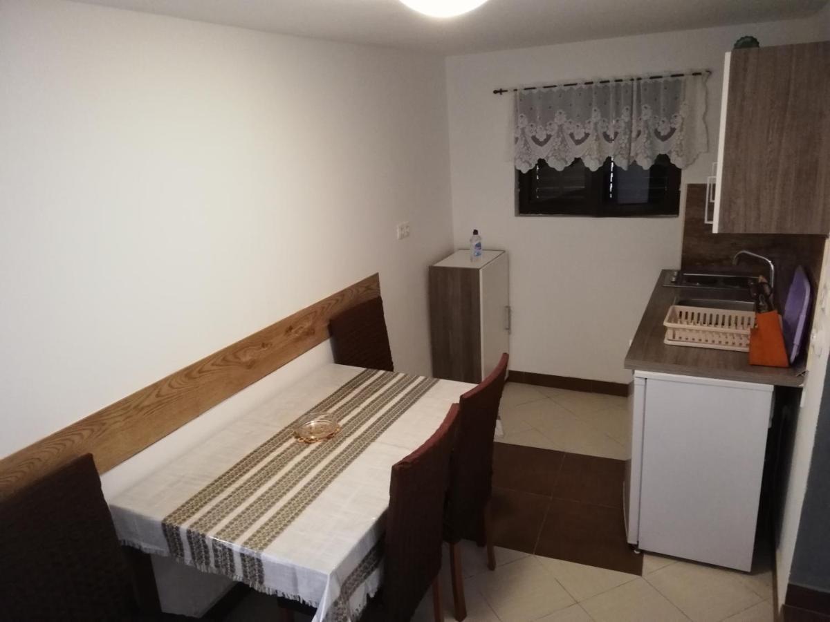 Apartman Cvita 트콘 외부 사진