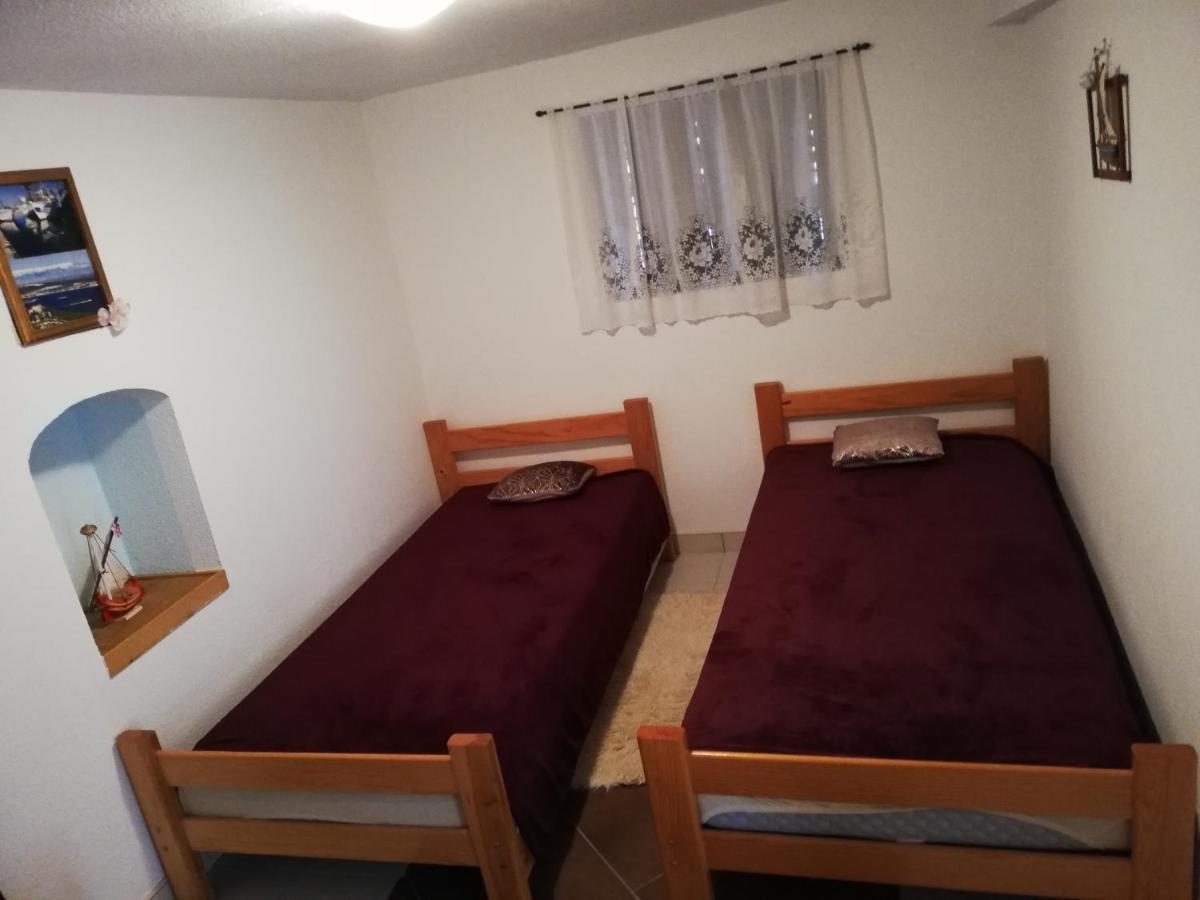 Apartman Cvita 트콘 외부 사진