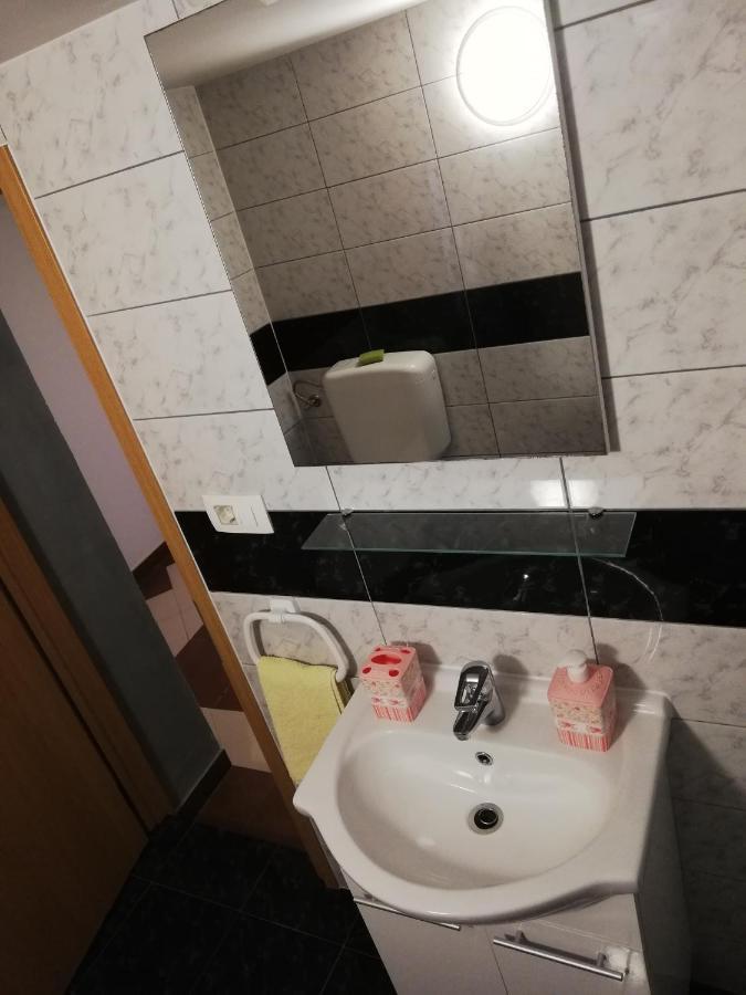 Apartman Cvita 트콘 외부 사진